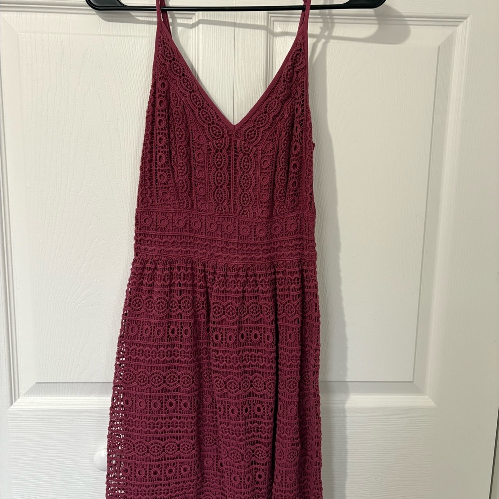Elegant Lace Dress in Burgundy